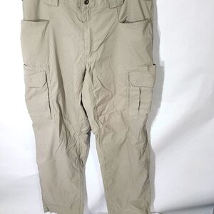 Duluth Trading Co Men's Size XL X‎ 32 Cargo Pants Beige Elastic Waist Work Pants